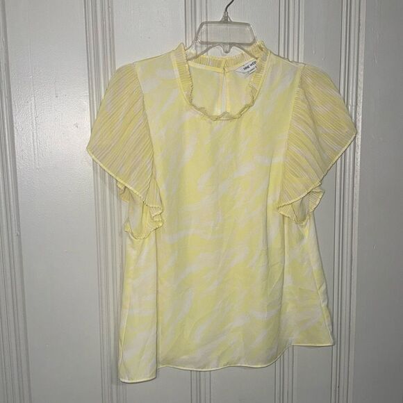 Nine West Tops - Yellow and White Nine West blouse Size Medium